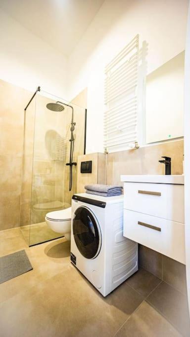 Lovely Apartment In Varsavia Esterno foto